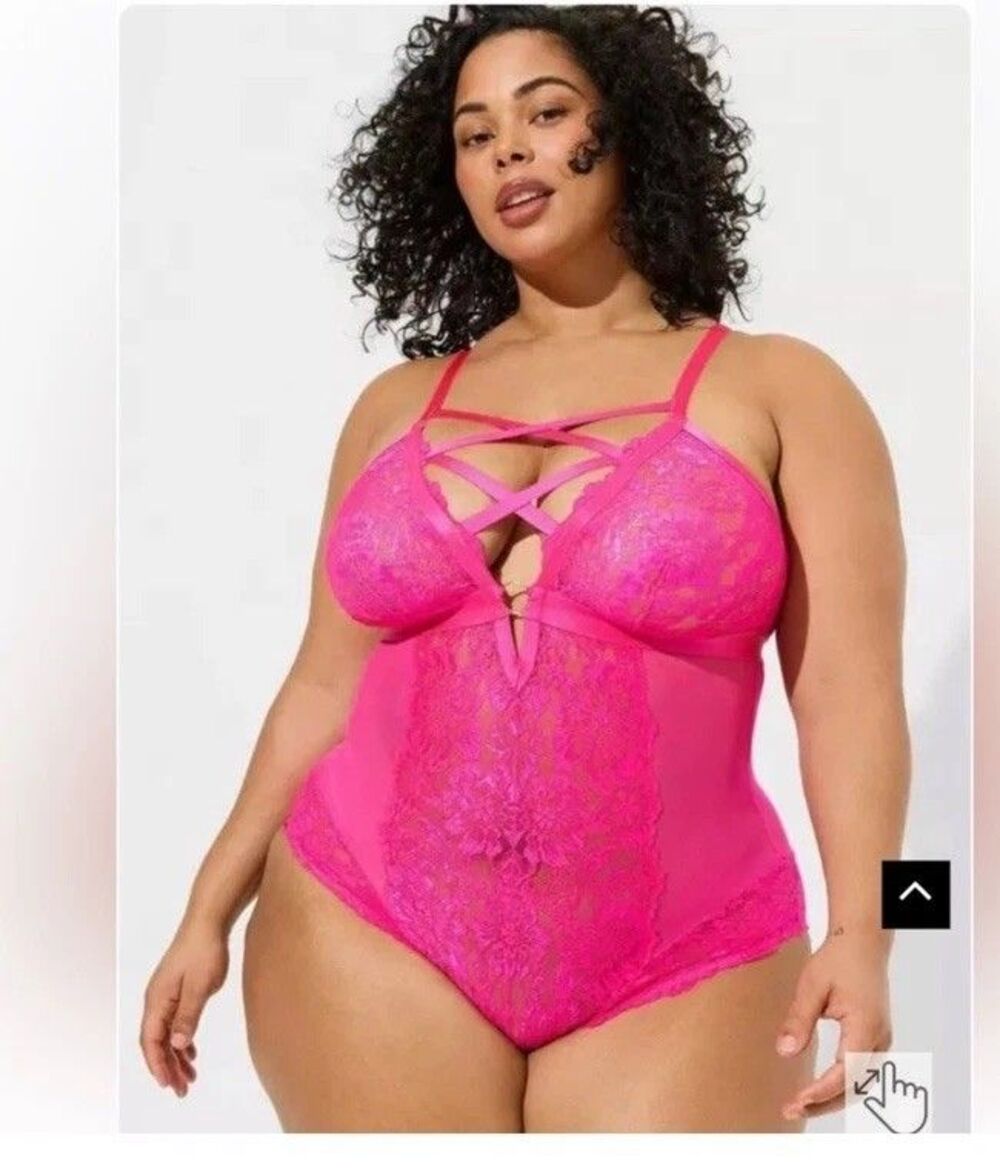 Torrid 0XSEXY Hot Pink Lace & Mesh Bodysuit Wireless Strappy Plus Size
